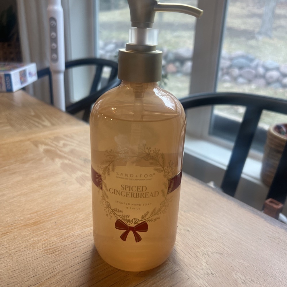 Sand + Fog Spiced Gingerbread Scented‎ hand soap 15.7 FL Oz Glass Bottle